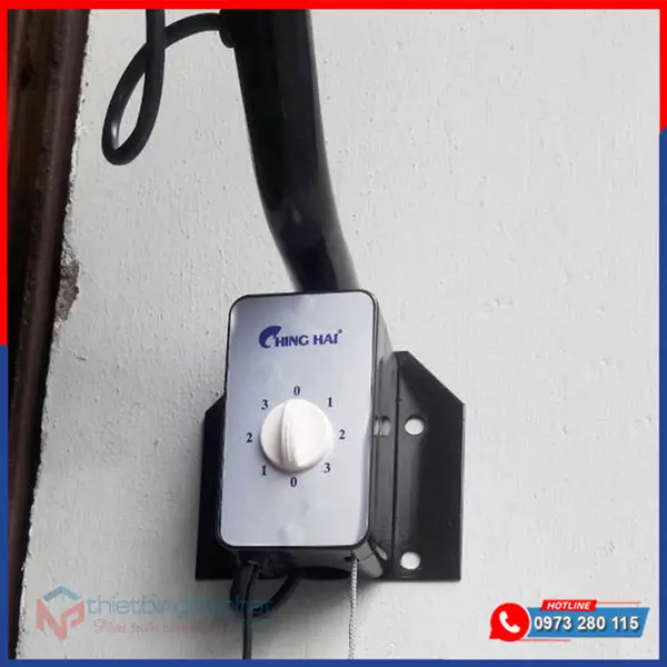 Quạt treo tường công nghiệp Chinghai W243Đ sải cánh 600mm Dây dật điều chỉnh tốc độ Quạt treo công nghiệp chinghai